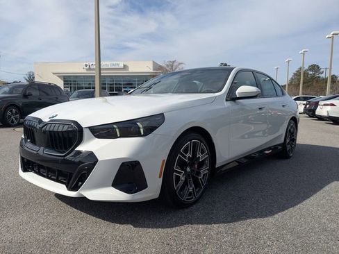 New 2026 BMW 530i xDrive w/ Executive Package image 8