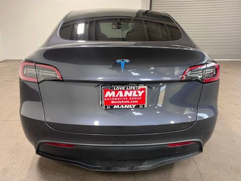 Used 2023 Tesla Model Y 2WD image 3