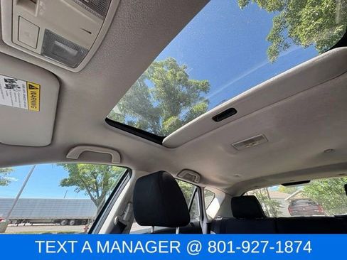 Used 2012 MAZDA MAZDA3 i Touring FWD image 12