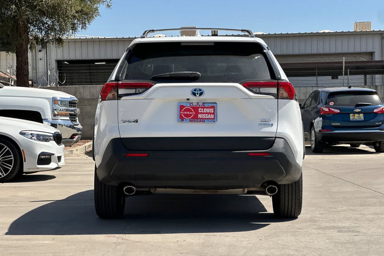 Used 2024 Toyota RAV4 XLE AWD/4WD image 8