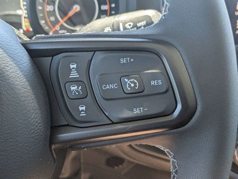Used 2026 Jeep Gladiator Sport AWD/4WD image 16