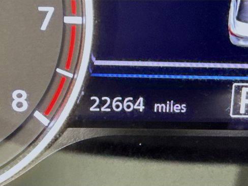Used 2025 Nissan Sentra SR w/ Midnight Edition FWD image 16