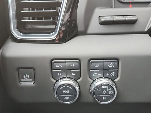 Certified 2025 GMC Sierra 1500 Denali w/ Denali Reserve Package AWD/4WD image 19