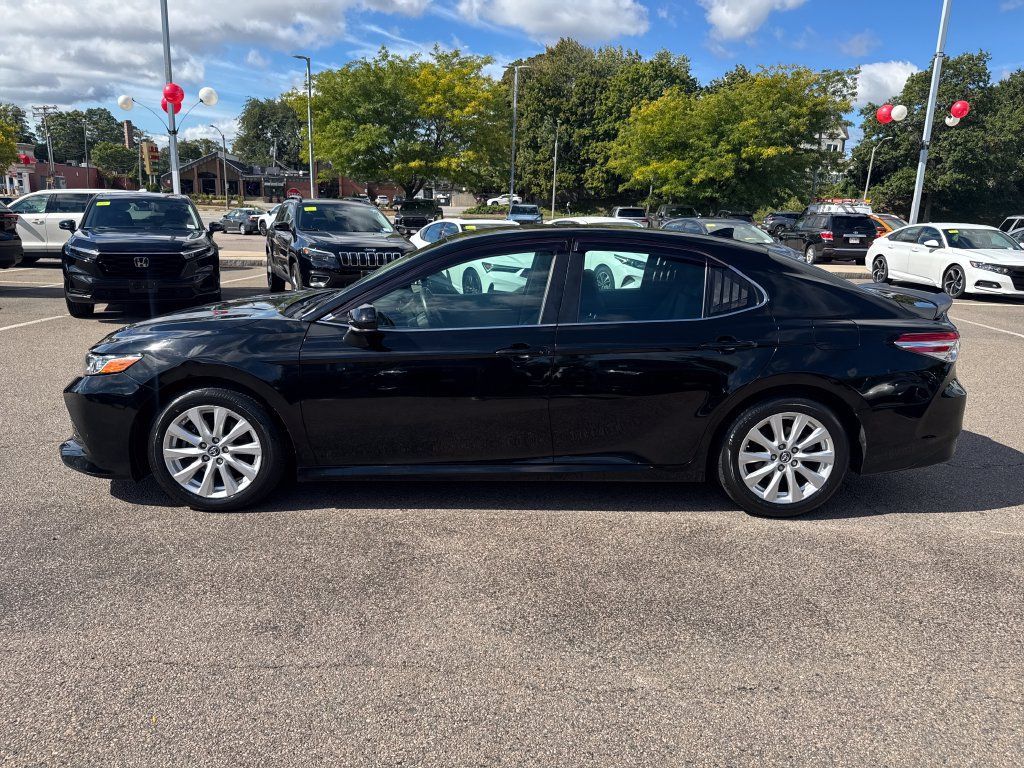Used 2019 Toyota Camry LE FWD image 4