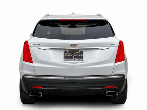 Used 2018 Cadillac XT5 Premium Luxury w/ Driver Assist Package image 9