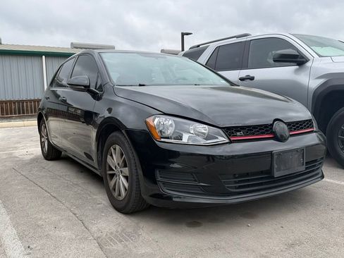 Used 2016 Volkswagen Golf S image 3