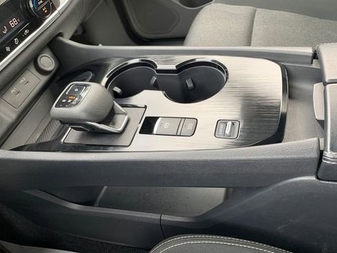 Used 2025 Nissan Rogue SV image 16