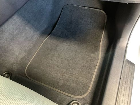 Used 2017 Toyota Camry SE w/ Moonroof Package image 29