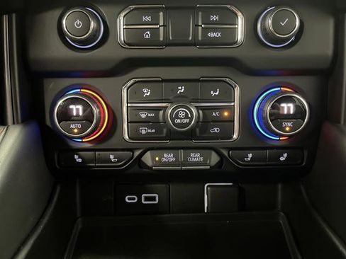 Used 2021 Chevrolet Suburban RST image 18