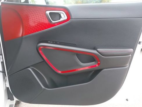 Certified 2025 Kia Soul GT-Line FWD image 26