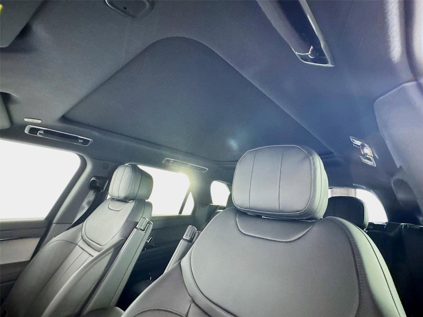 New 2026 Land Rover Range Rover Sport SE AWD/4WD image 14