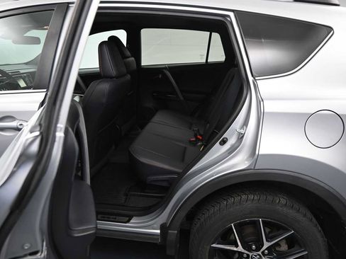 Used 2017 Toyota RAV4 SE AWD/4WD image 8