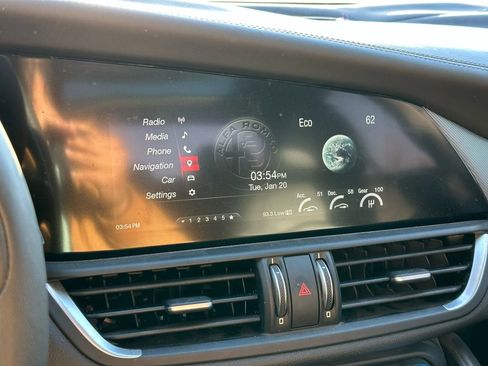 Used 2017 Alfa Romeo Giulia Ti w/ TI 19" Sport Package image 26