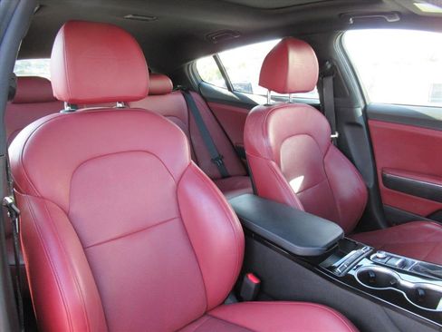 Used 2023 Kia Stinger GT-Line w/ Sun & Sound Package image 9