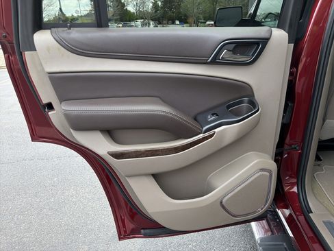 Used 2018 Chevrolet Tahoe LT w/ LT Signature Package image 24