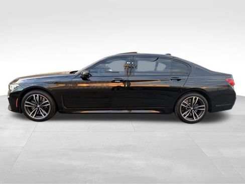 Used 2021 BMW 750i xDrive w/ Executive Package image 10