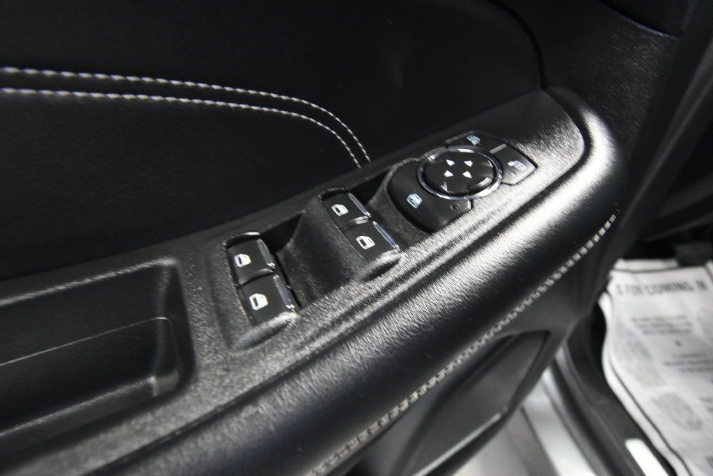 Used 2022 Ford Edge Titanium w/ Equipment Group 301A AWD/4WD image 7