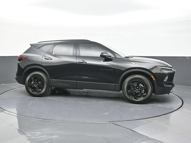 New 2026 Chevrolet Blazer LT w/ Midnight/Sport Edition FWD image 13