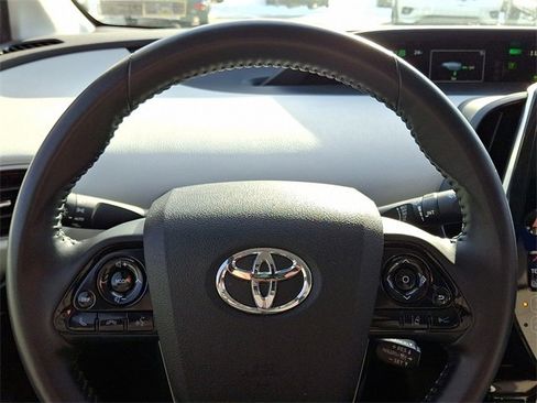 Used 2021 Toyota Prius Prime XLE image 19