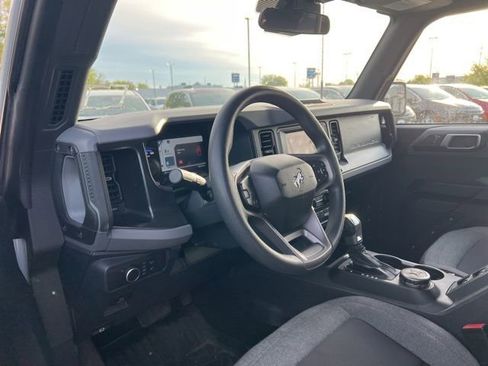 Used 2022 Ford Bronco 4-Door w/ Sasquatch Package AWD/4WD image 2