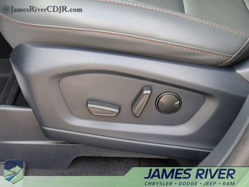 Used 2025 Ford Explorer Active w/ Active Comfort Package image 25