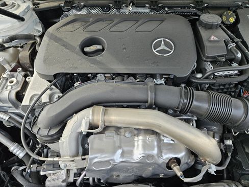 Certified 2025 Mercedes-Benz GLB 250 image 30