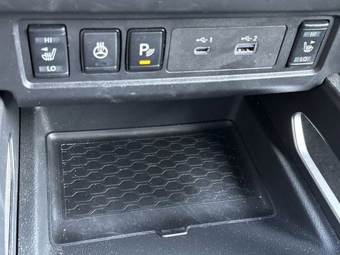 Used 2024 Nissan Frontier SL w/ Technology Package image 21