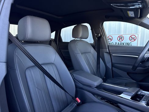 Used 2023 Audi e-tron Premium w/ Convenience Plus Package image 47