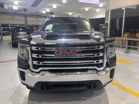 Used 2023 GMC Sierra 2500 SLE image 2