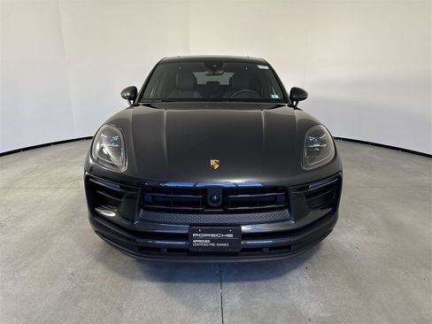 Certified 2025 Porsche Macan image 10