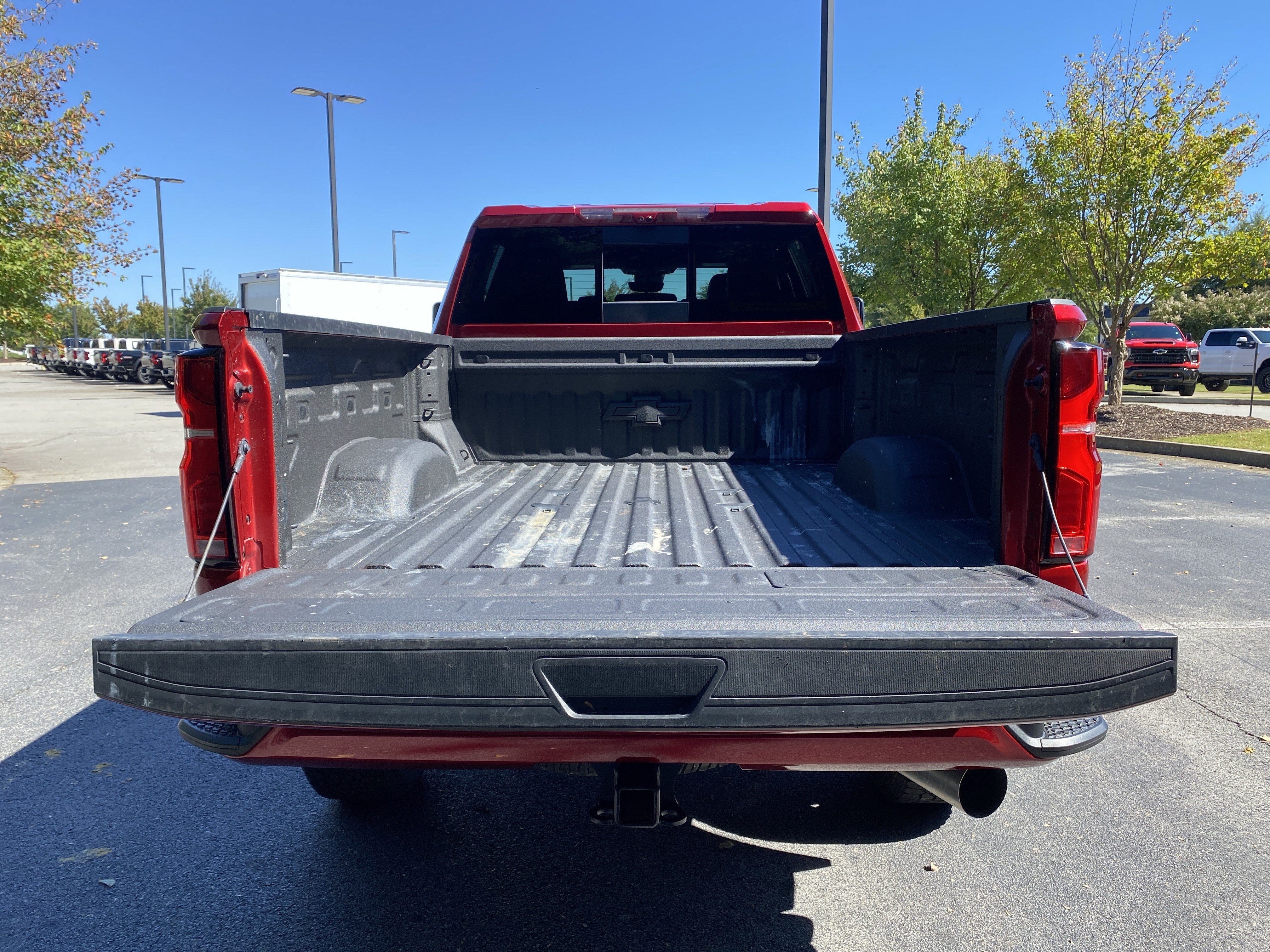 Used 2026 Chevrolet Silverado 2500 High Country w/ High Country Premium Package AWD/4WD image 11