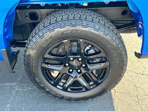 New 2026 Chevrolet Silverado 1500 Custom w/ LPO, Dark Essentials Package image 19