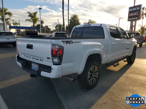 Used 2022 Toyota Tacoma TRD Sport image 4