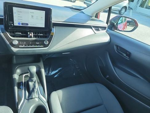Used 2025 Toyota Corolla LE FWD image 17