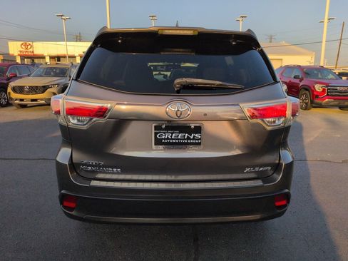 Used 2016 Toyota Highlander XLE AWD/4WD image 4