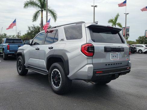 Used 2026 Toyota 4Runner SR5 AWD/4WD image 9