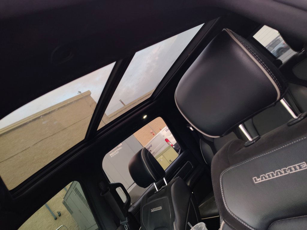 Used 2020 RAM 1500 Laramie AWD/4WD image 11