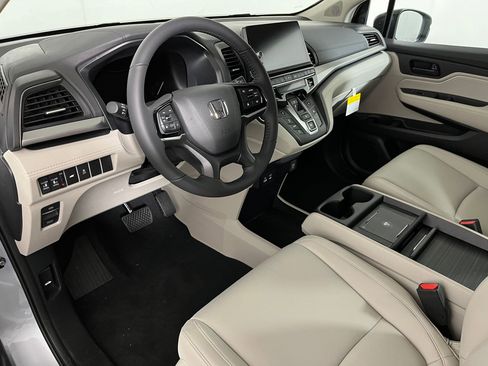 New 2026 Honda Odyssey EX-L image 3
