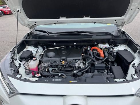 Used 2021 Toyota RAV4 XLE Premium image 18