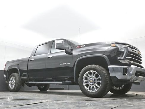 Used 2025 Chevrolet Silverado 2500 LTZ w/ LTZ Convenience Package image 41