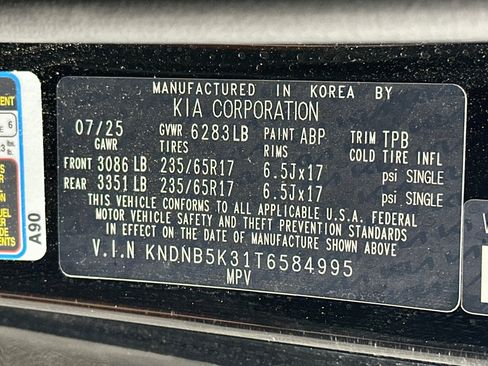 Used 2026 Kia Carnival FWD image 12