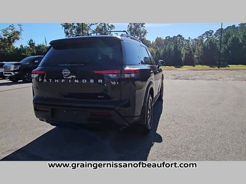 Used 2022 Nissan Pathfinder SV image 30