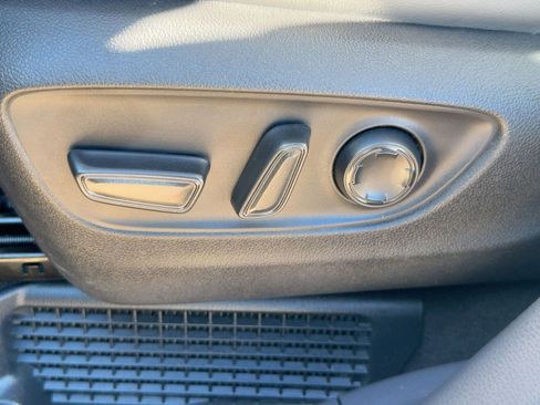 Used 2024 Toyota Sienna LE image 13