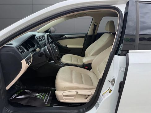 Used 2017 Volkswagen Jetta SE FWD image 16