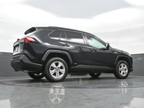 Used 2021 Toyota RAV4 LE AWD/4WD image 30
