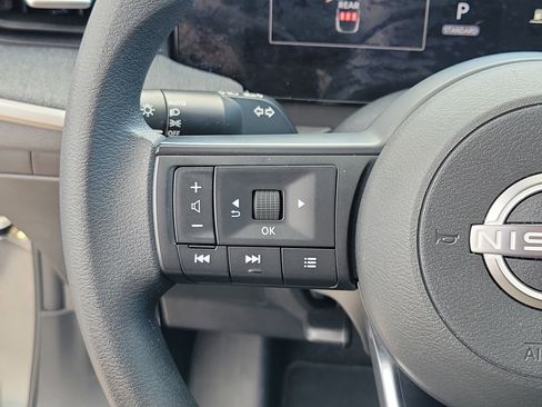 Used 2025 Nissan Kicks SV image 24