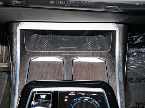 Used 2024 BMW 760i xDrive AWD/4WD image 32