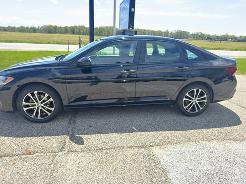 Used 2022 Volkswagen Jetta Sport FWD image 5