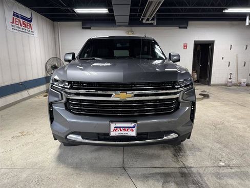 Used 2021 Chevrolet Tahoe LT w/ Luxury Package AWD/4WD image 2
