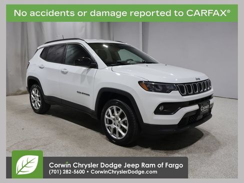 Used 2023 Jeep Compass Latitude AWD/4WD image 1